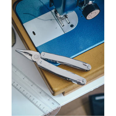 Logotrade werbemittel das Foto: SwissTool Spirit X - 25 Werkzeuge Victorinox