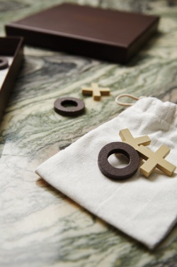 Logo trade promotional giveaway photo of: VINGA Criss-cross coffee table game