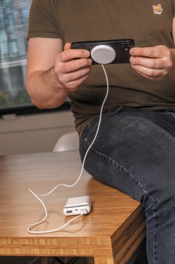 Logo trade corporate gifts picture of: 5W magnetic wireless charger