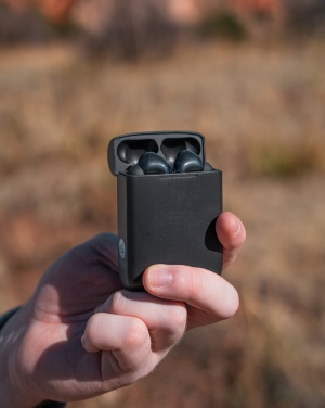 Logo trade promotional merchandise photo of: Skywave RCS recycled plastic solar earbuds