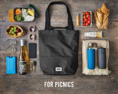Logo trade promotional giveaways image of: Black+Blum 16L Insulated Tote/ Cooler Bag