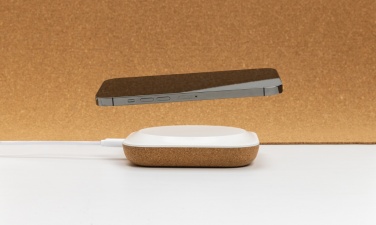 Logotrade firmakingid pilt: Oregon RCS taaskasutatud plastist ja korgist 10 W juhtmevaba