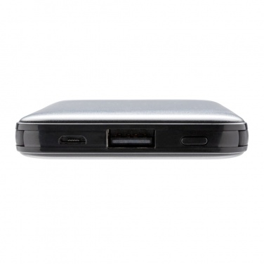 Logotrade reklaamkingituse foto: 5000 mAh taskuvõimsuspank integreeritud kaablitega