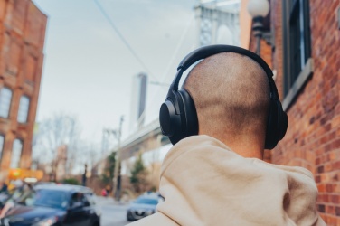 Logotrade meene foto: Irvine RCS taaskasutatud ja parandatavad ANC juhtmevabad kõrvaklapid