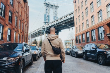 Logo trade reklaamkingi pilt: Irvine RCS taaskasutatud ja parandatavad ANC juhtmevabad kõrvaklapid