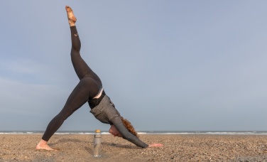 Logotrade meene foto: Impact boorsilikaatklaasist pudel bambusest kaanega