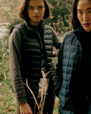 Logo trade firmakingituse pilt: Iqoniq Meru naiste taaskasutatud polüestrist vest