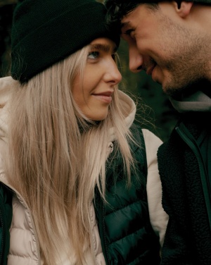 Logotrade ärikingid pilt: Iqoniq Meru naiste taaskasutatud polüestrist vest