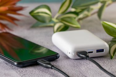 Logotrade reklaamkingitused pilt: Akupank 10 000 mAh KILLIS