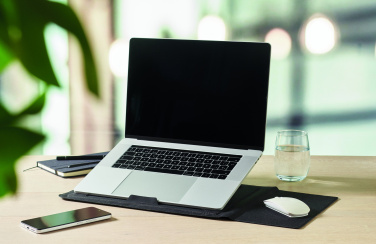 Logotrade reklaamtooted pilt: PRACTIC 16-tolline vildist sülearvutitasku