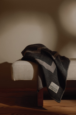 Logo trade reklaamkingituse pilt: VINGA Monogramm GRS tekk