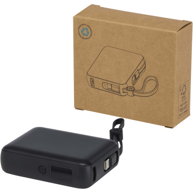 Logo trade reklaamtoote pilt: Acrux 10 000 mAh 35W tahvelarvuti akupank sisseehitatud Type-C kaabliga - valmistatud taaskasutatud plastist