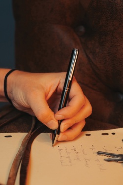 Logotrade mainoslahja tuotekuva: SP Tula RCS kierrätetty PU-avainpidike ja kynäsetti