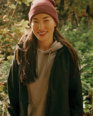 Logotrade liikelahja tuotekuva: Iqoniq Makalu naisten softshell takki R-polyesteristä