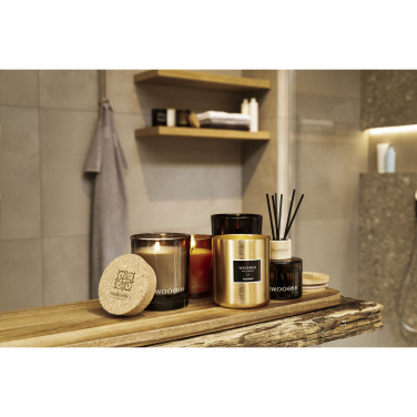 Logo trade mainoslahjat ja liikelahjat kuva: Wooosh Tuoksukynttilä True Wood