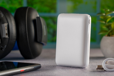 Лого трейд бизнес-подарки фото: Внешний аккумулятор 10 000 мАч KILLIS