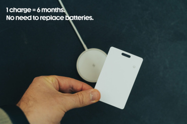 Logotrade kampanjprodukter bild: Findit RCS plast ultratunt spårningskort uppladdningsbart