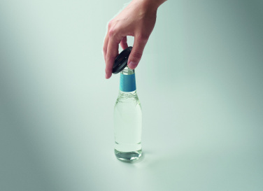 Logotrade kampanjprodukter bild: Telefonstöd och flasköppnare